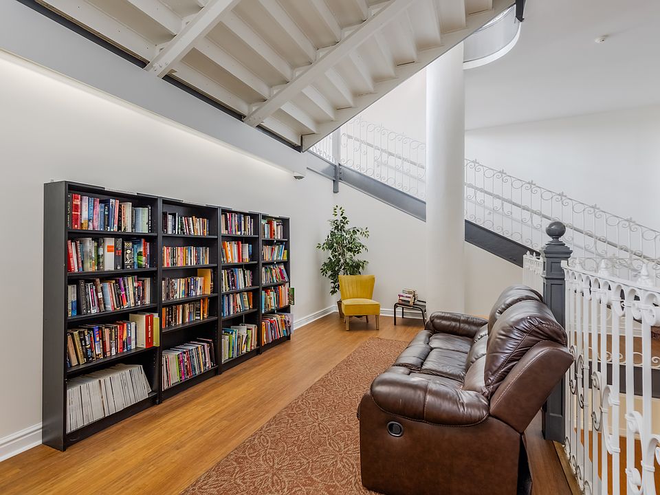 3rd floor library/lobby