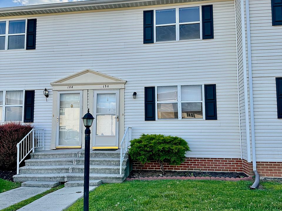 190 Center Street - Front
