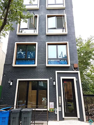 Rented by EXR | media 45