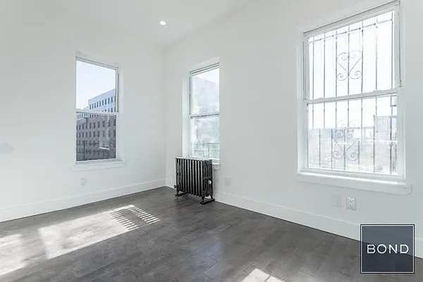 Rented by Bond New York | media 21