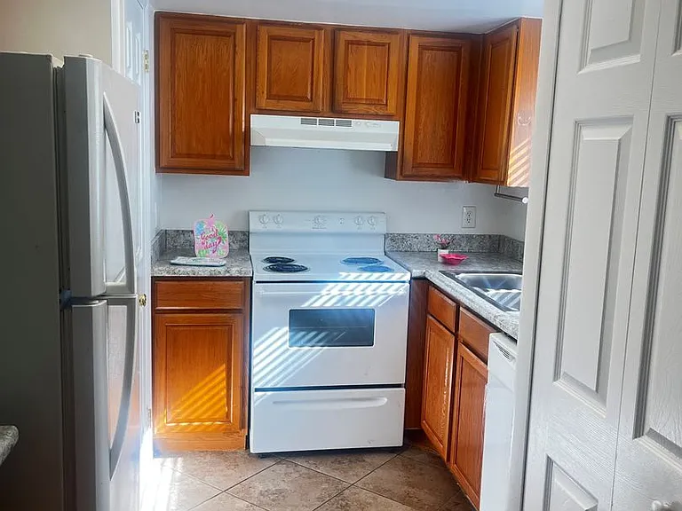 Spring Garden Apartments — Photo 1