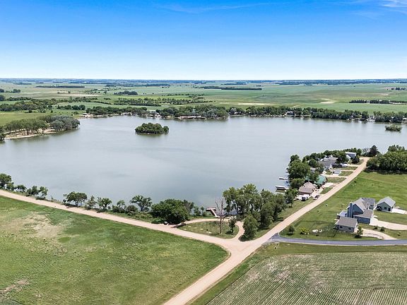 3rd image of 101 Lakeview Dr