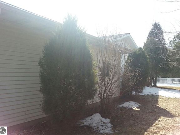 4th image of 1203 W Superior St