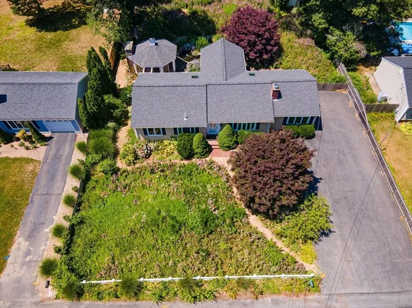 149 Sheaffer Rd, Barnstable, MA 02630