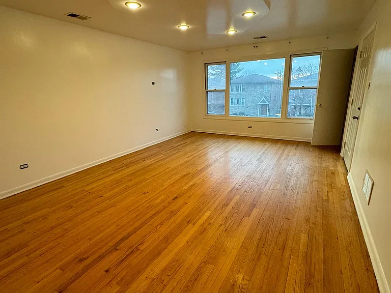 391 Madison Ave #2 — Photo 9