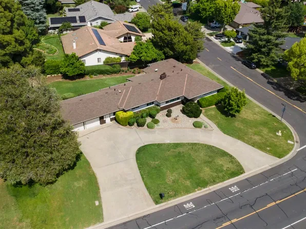44098 Country Club Dr, El Macero, CA 95618