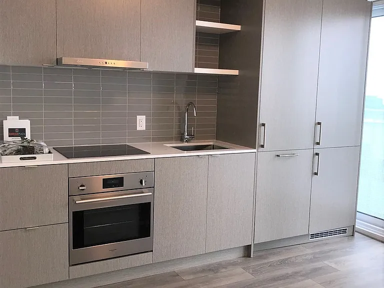 100 Harbour St #4011 — Photo 7