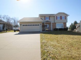 9 W Colorado Ct, Davenport, IA 52804