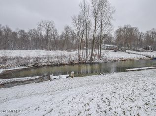 123 Wright Rd, Quincy, MI 49082