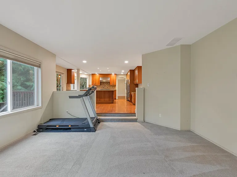 9611 213th Ave NE — Photo 3