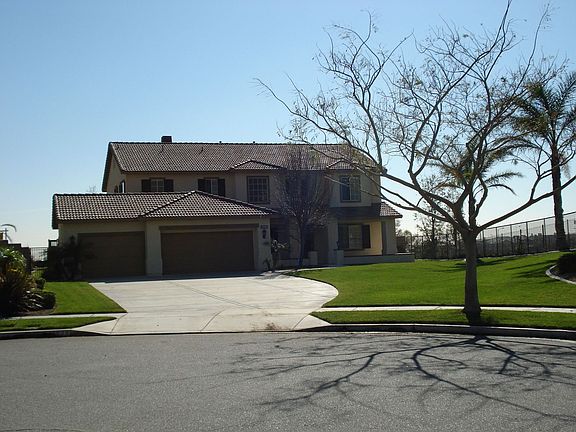 Huge 28,000  lot at end of cul-de-sac