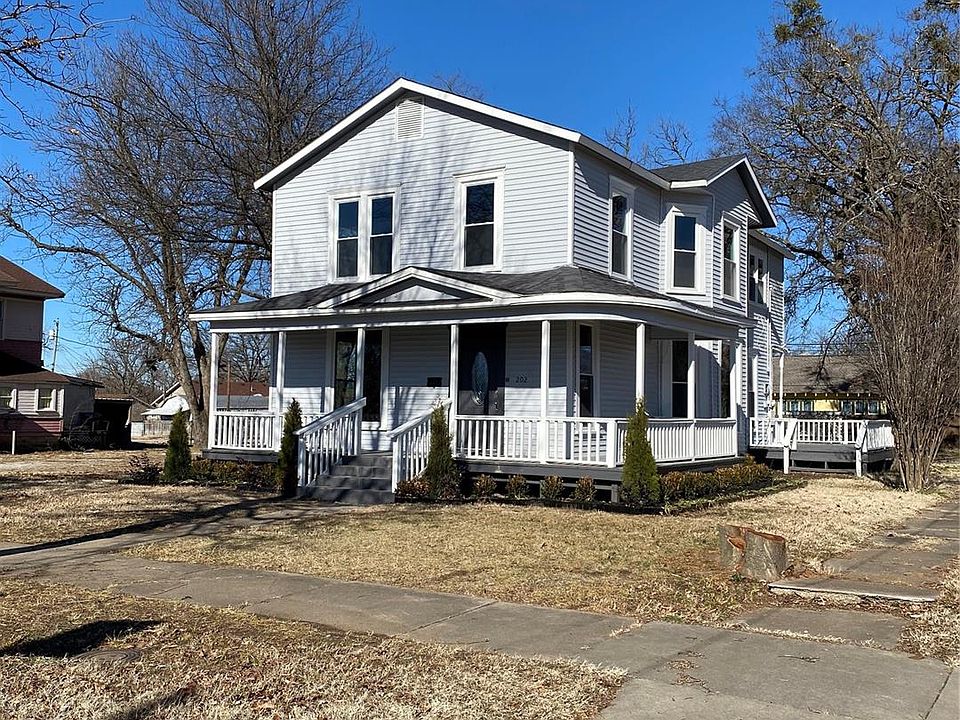 1st image of 202 W 4th St