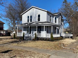 202 W 4th St, Claremore, OK 74017