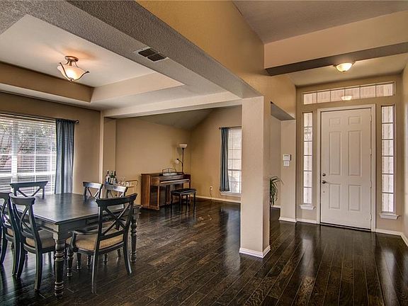 3rd image of 2214 Valley Creek Dr