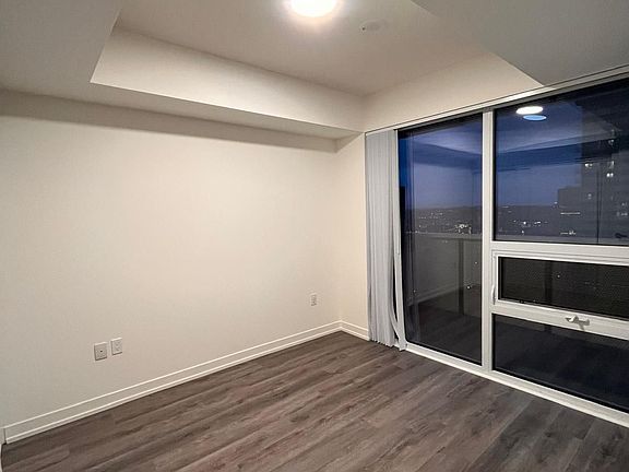 4th image of 138 Downes St #4305