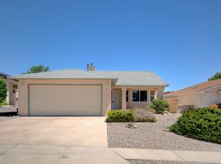 577 Santa Fe Meadows Dr NE, Rio Rancho, NM 87144