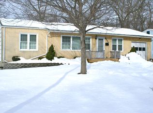 8540 Walmer St, Overland Park, KS 66212