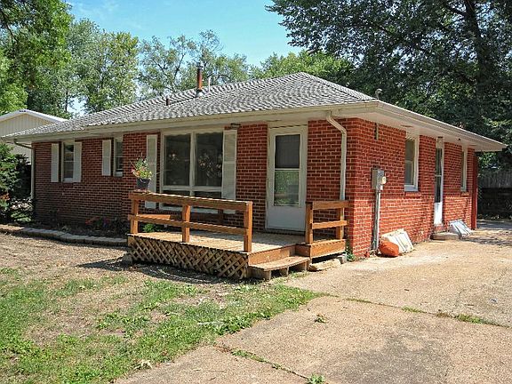 2nd image of 1202 N D St
