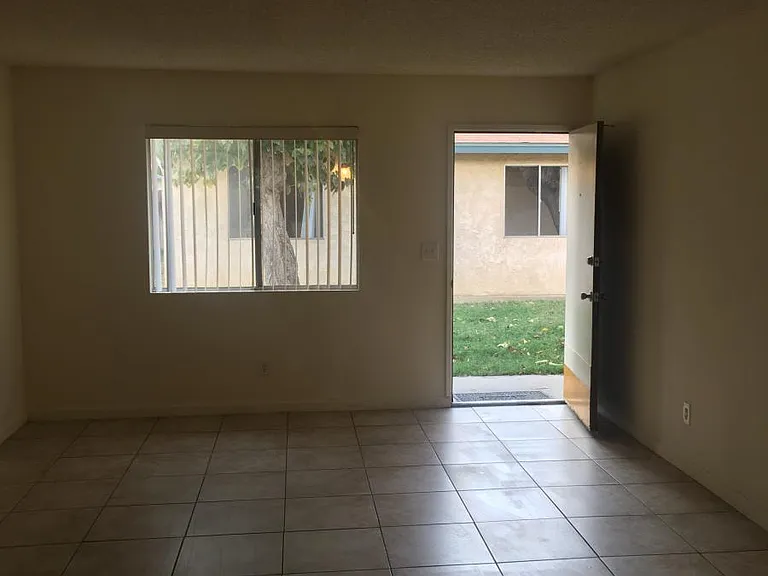 Roberts Ln — Photo 1