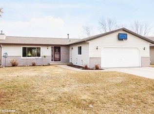1213 Villa Park Dr, West Bend, WI 53090