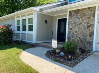 202 Meadow Run Dr, Warner Robins, GA 31088