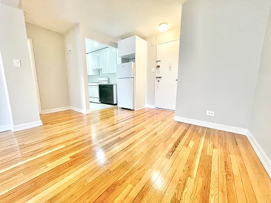 Rented by Keller Williams NYC | media 16