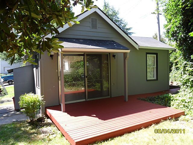 Side yard view newly painted 2011