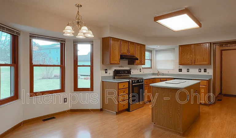 370 Glenside Ln — Photo 10