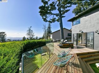 25 Rydal Ct, Oakland, CA 94611