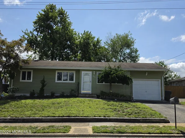 939 Gloucester Dr, Toms River, NJ 08753