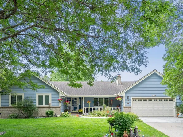 539 Westwood Ln, Chaska, MN 55318