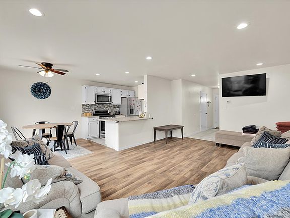 4th image of 691 Fairhaven Dr