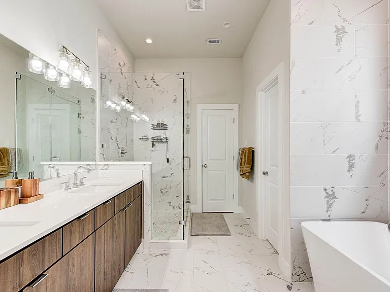 5857 Dolores St — Photo 33