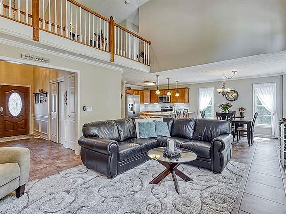 5th image of 74 Carrie Marie Ln