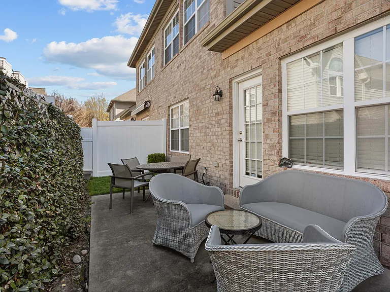 1025 Horton Pl — Photo 42