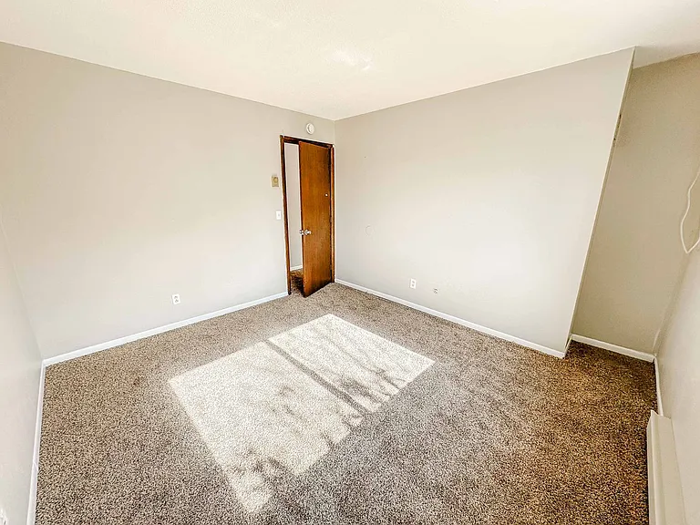 6730 Hill Ave — Photo 8