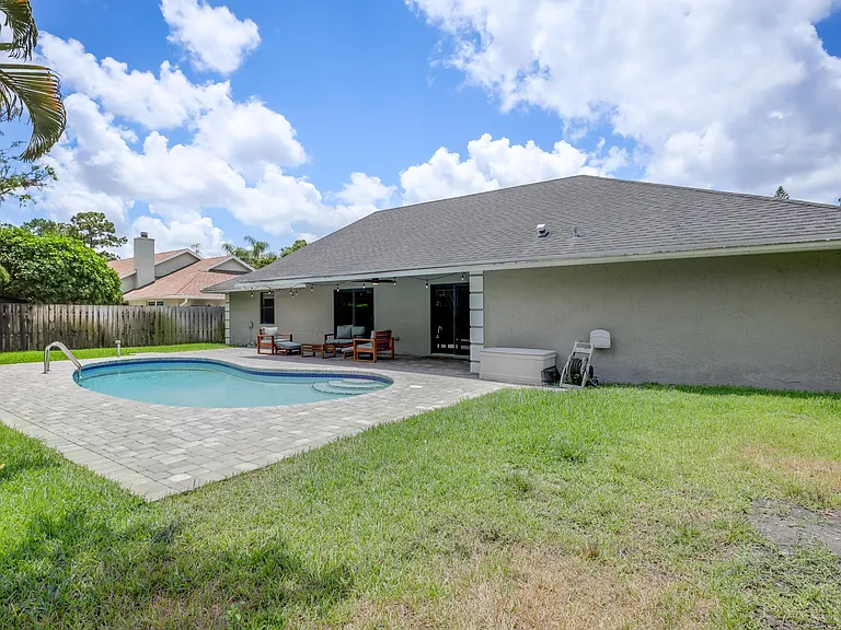 542 Indigo Ave — Photo 30
