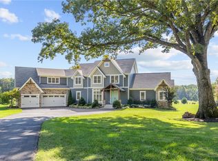 1419 Grand Dr, Manakin Sabot, VA 23103