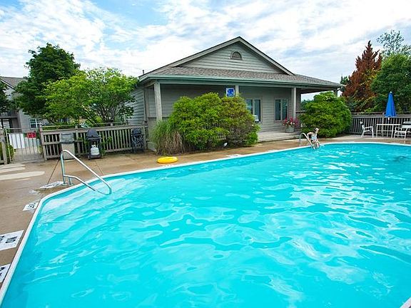 3rd image of 4042 Emerald Lakes Blvd #4042