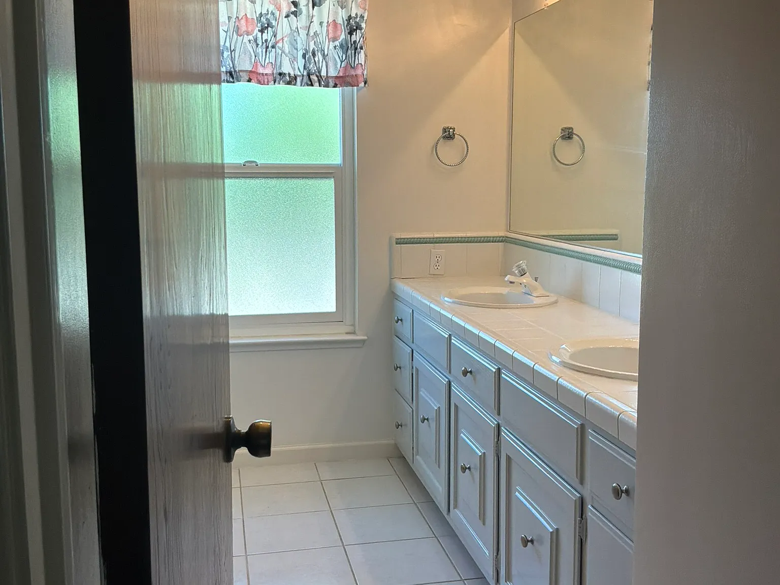 4600 North Bishop Avenue - 1 — Photo 3