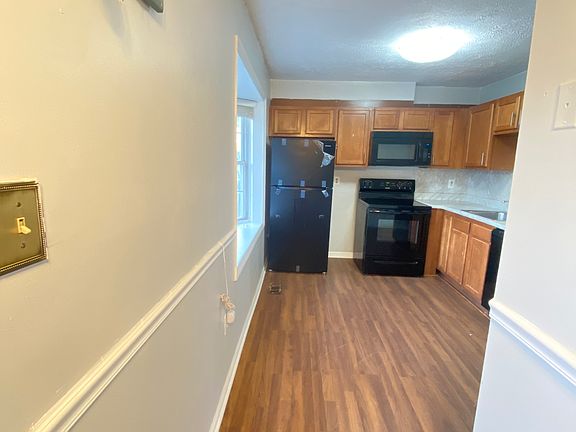 4th image of 8532 White Pine Dr