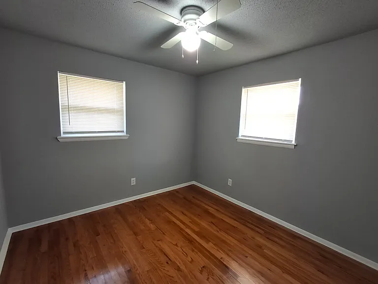 6115 NW Dearborn Ave — Photo 3