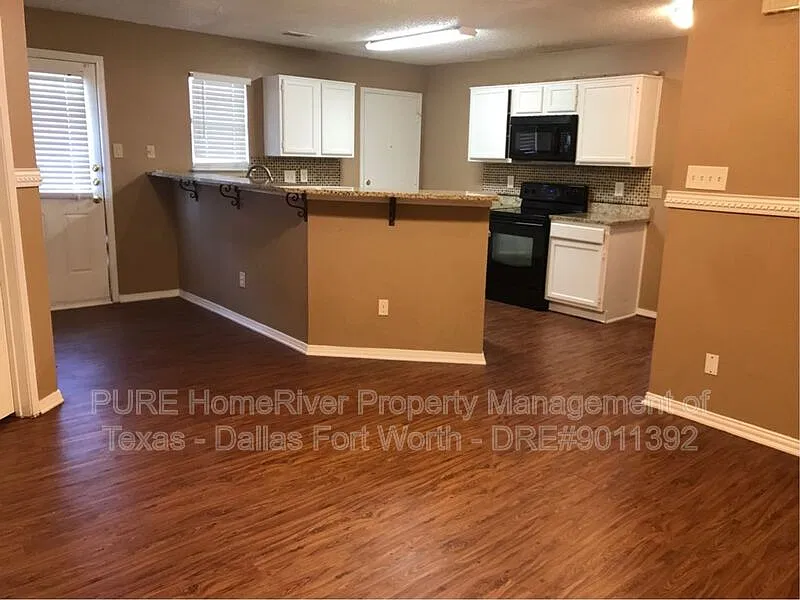 3 bed, 2.0 bath, 1578 sqft, $1,875 — Photo 2