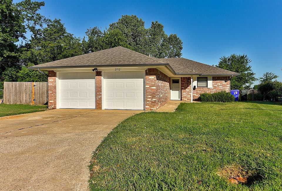1st image of 2712 Wyandotte Way