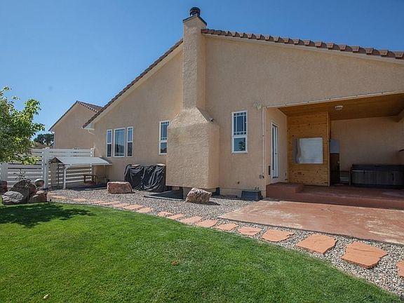 4th image of 222 S Los Olivos Dr