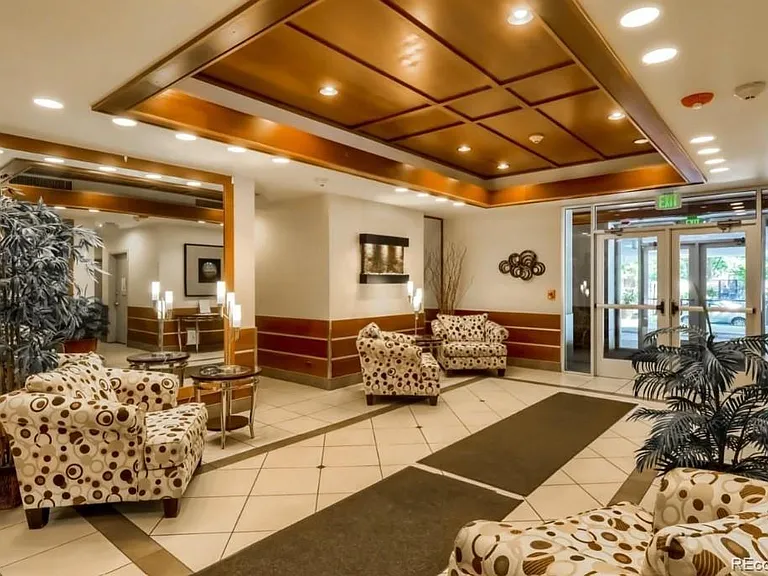 550 E 12th Ave #1008 — Photo 3