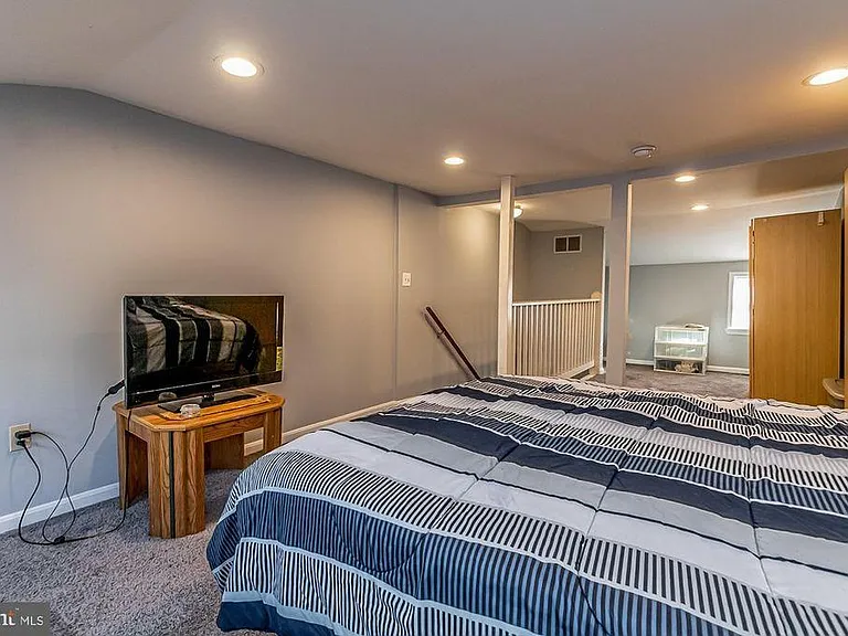 921 S Charles St #2 — Photo 12