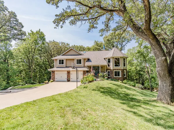 12577 Oakridge Ct, Council Bluffs, IA 51503