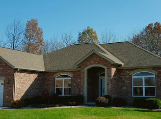 9008 Indian Creek Lane, Saint Jacob, IL 62281