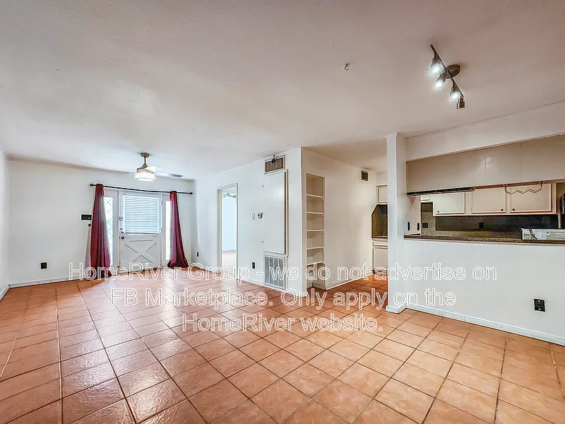 1 bed, 1.0 bath, 696 sqft, $1,000 — Photo 2